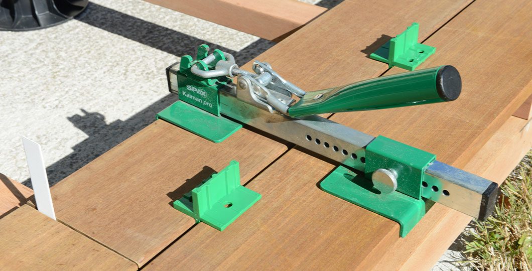 Les Accessoires Indispensables Pour La Pose De Votre Terrasse Bois