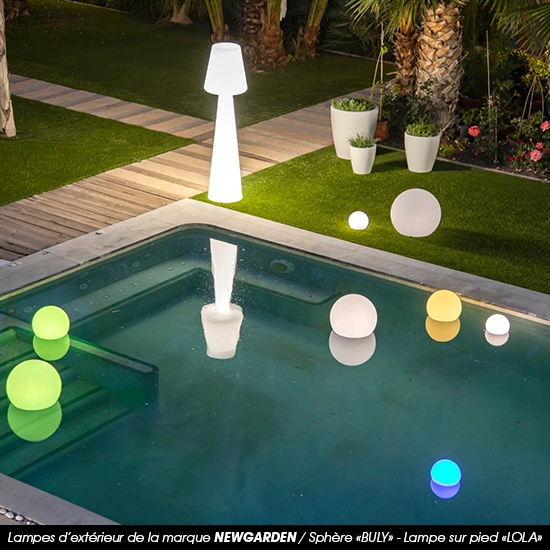 Lampe solaire d'extérieur à LED avec haut-parleurs Bluetooth 33 x 150 cm -  Chalêt-Jardin