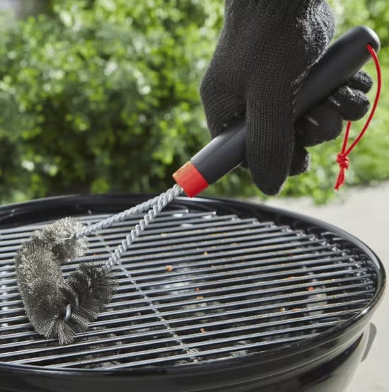 Quelques astuces incontournables pour nettoyer une grille barbecue -  Téléshopping